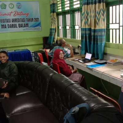 Operator dan Guru MA Darul-Qalam Bulukumba Kebut Kerja Raport Digital Madrasah