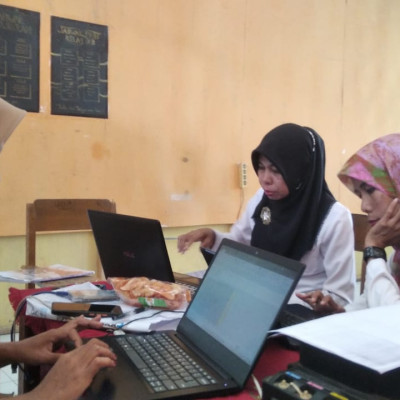 Usai PAT, Guru MTs Muhammadiyah Kampung Baru Input Nilai RDM
