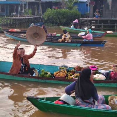 Sisi Lain PKA, Peserta Kunjungi Wisata Pasar Terapung Sebelum Tinggalkan Banjarmasin