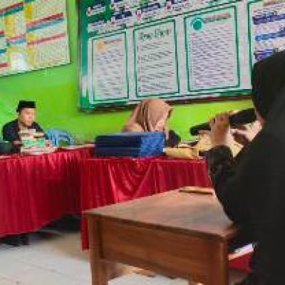 MTs Nashrul Haq Pajalele rapat evaluasi kenaikan kelas dan apresiasi