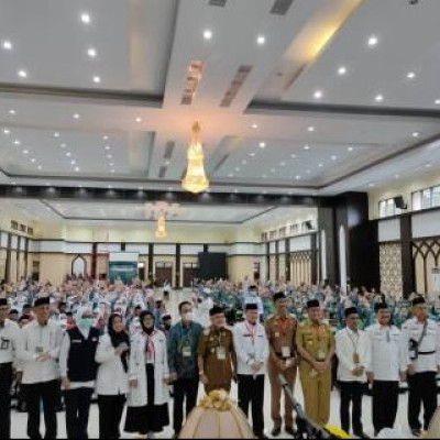 56 Jemaah Calon Haji Kep. Selayar Kloter 05 Resmi Diterima Di Embarkasi Makassar