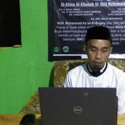 Pembina Tahfizh PP. As’adiyah Galung Beru Pantau Hafalan Santri Via Online