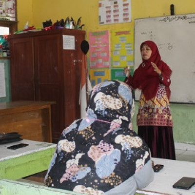 Rapat Pembagian Tugas, Kamad MIN 8 Bone : Jalankan Regulasi dengan Bijak!