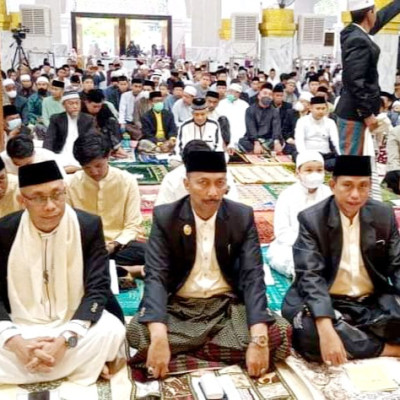 Kakan kemenag Wajo Sampaikan Khutbah Idul Adha Di Masjid Agung Ummul Quraa