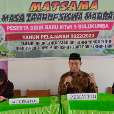 Wakamad Humas MTsN 5 Bulukumba Didaulat Baca Doa Di Pembukaan MATSAMA