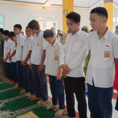 MTs Tanah Towa Kajang Shalat Dhuha Berjamaah Bersama Siswa Baru