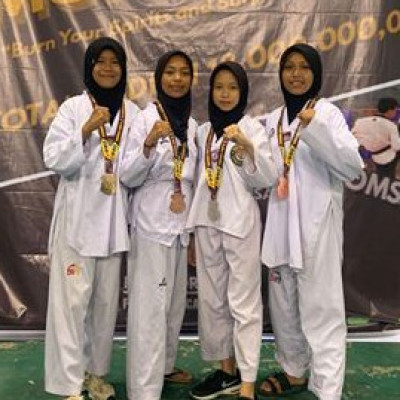 Hebat, Siswi MTs YMPI Rappang Boyong 4 Medali di Kejuaraan Taekwondo Smunel Cup X