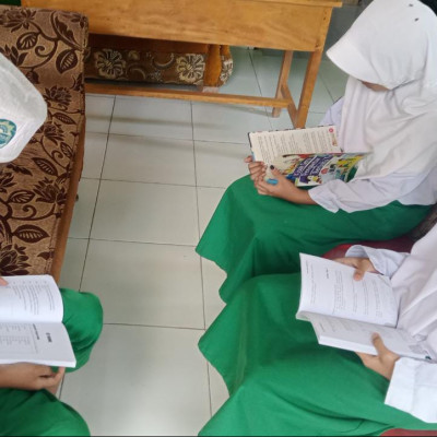 Program Literasi, Tumbuhkan Minat Baca Siswa MIS PP. As'adiyah Galung Beru