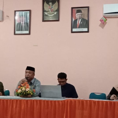 Kepala MTsN 1 Bone Tegaskan Kedisiplinan Saat Rapat Pembagian Tugas