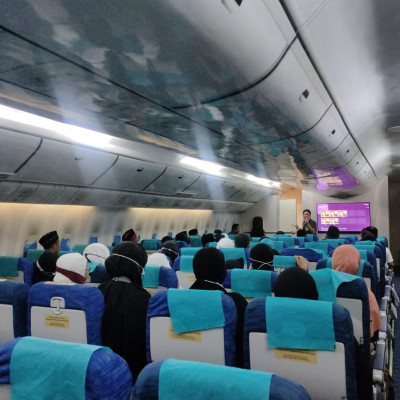 Jemaah Calon Haji Kep. Selayar Antusias Ikuti Manasik Di Mock Up Pesawat