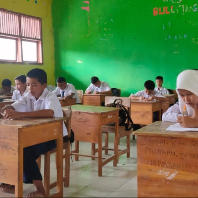 Guru Fiqih MTsN 5 Bulukumba Beri Materi Sujud Sahwi di Kelas VIII 2