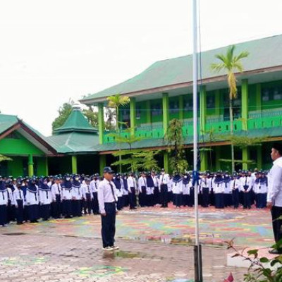 Upacara Bendera Awali Tahun Pelajaran Di MTsN Luwu