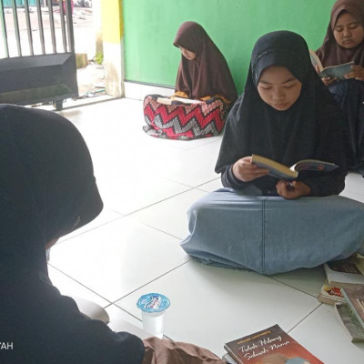 Sore Membaca, Salah Satu Program Teras Baca MTs PP. As’adiyah Galung Beru