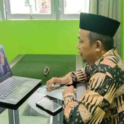 Dilaksanakan Secara Virtual, Kasubag TU Ikuti Sosialisasi Beasiswa S1 PJJ PAI IAIN Cirebon