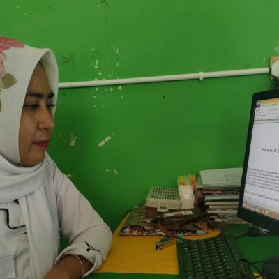 Kaur TU MTsN 5 Bulukumba Rampungkan Program Kerja