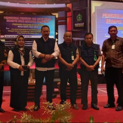 Eksistensi Kamad dan Wakamad Akademik MTsN 2 Bone di Pengukuhan KKM Sulsel