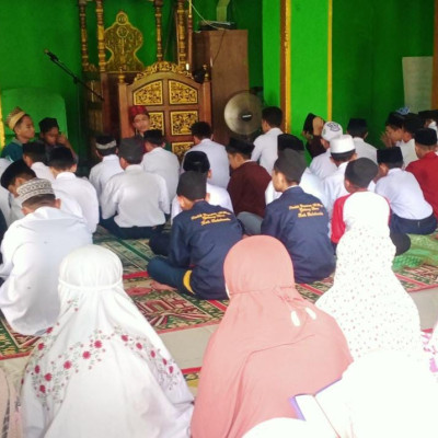 Shalat Berjamaah Sarana Pembentuk Karakter Siswa MTs PP. As’adiyah Galung Beru