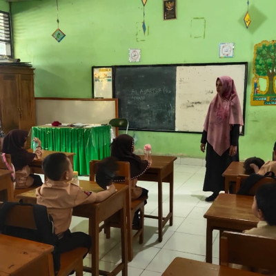 Kolaborasi Guru PAI MIN 1 Bulukumba Perkenalkan Kegiatan Pembiasaan Madrasah