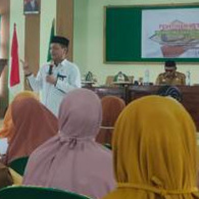 Bawakan Materi, Kakan Kemenag Sidrap Tes BTQ Guru PAI