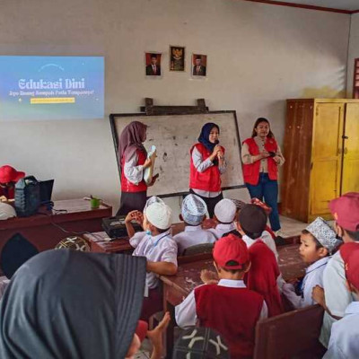 Mahasiswa Unhas Berikan Sosialisasi Pendidikan Dini tentang Kebersihan di MI DDI Kampung Baru