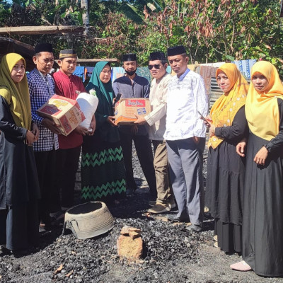 Salurkan Bantuan, KUA Kajang Peduli Korban Kebakaran