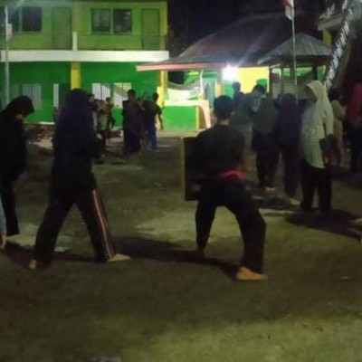 Bentuk Karakter Peserta Didik, MTs/MA Ponpes As’adiyah Galber Rutin Latihan Pencak Silat