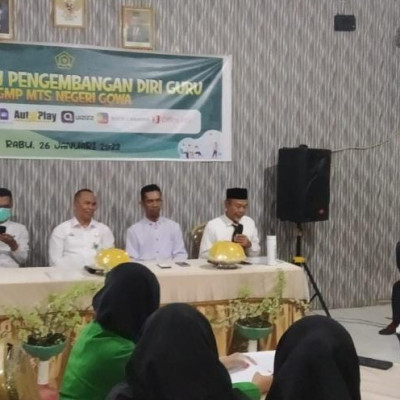 Kepala MTsN Gowa Terima 65 Mahasiswa PLP UIN Alauddin Makassar