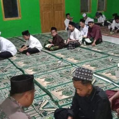 Santri Tahfizh Quran PP. As’adiyah Galber Tiap Malam Setor Hafalan