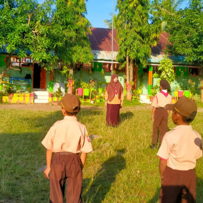 Peringati Hari Pramuka Ke-61, MIS Padi Laksanakan Upacara Bendera