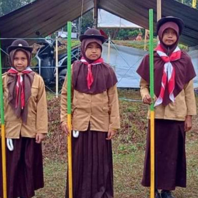 20 Siswa MIN 1 Tana Toraja Antusias Ikuti Kegiatan Perkemahan