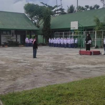 Upacara Pengibaran Bendera, MAN Tana Toraja Sambut 10 Orang ASN PPPK