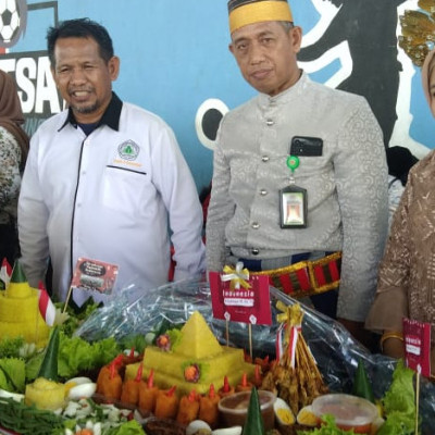 Semarakkan HUT ke 77 RI, Madrasah Arifah Gelar Lomba Nasi Tumpeng