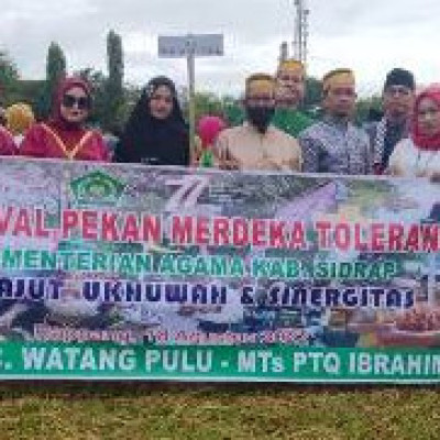 Kemeriahan Karnaval Merdeka Toleransi, KUA Watang Pulu Kompak Bersama PPTQ Ibrahim