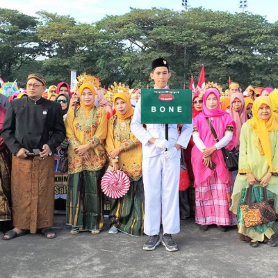 Kemenag Bone Cerminkan Adat Nusantara di Karnaval Merdeka Toleransi