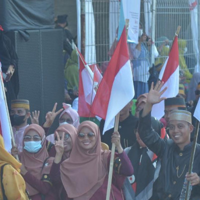 Kamad dan Guru MIN 4 Bone Ikut Meriahkan Karnaval Moderasi Toleransi