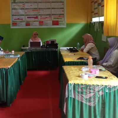 Guru MTs Guppi Lembanna Rapat Persiapan Supervisi Pembelajaran