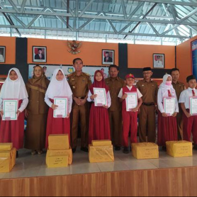 MIN 4 Kepulauan Selayar Raih Juara III Harapan Lomba Drum Band HUT RI Ke-77