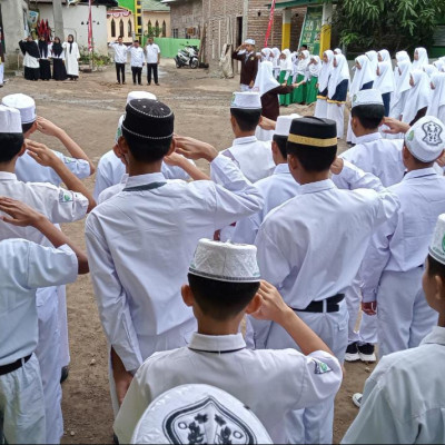 Tanamkan Jiwa Patriotisme, MTs Ponpes As’adiyah Galung Beru Gelar Upacara Bendera