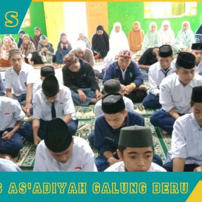 Melalui Shalat Dzuhur Berjamaah, MTs PP As’adiyah Galung Beru Bina Karakter Siswa