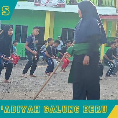 Ketua Yayasan Ponpes As’adiyah Galung Beri Apresiasi Pembina Ekskul Pencak Silat