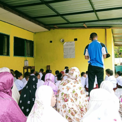 Rutinitas Siswa MIS Bangkeng Buki Usai Sholat Dhuha