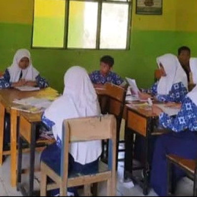 Siswa MTs Guppi Lembanna Antusias Ikuti Latihan Baca Puisi