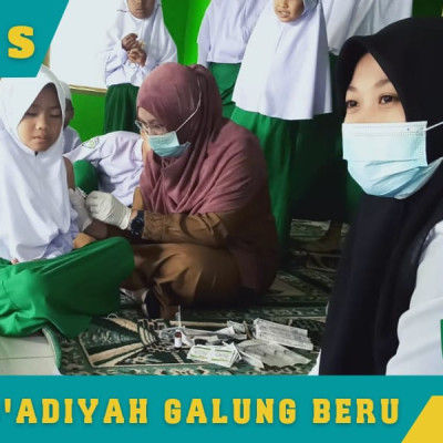 Cegah Penyakit Campak, Siswa MIS As'adiyah Galung Beru Dapat Imunisasi