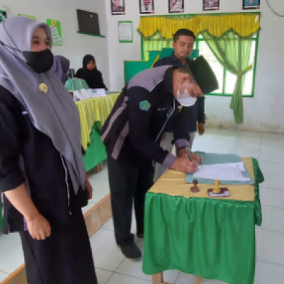 Madrasah Aliyah Al Ikhwan Pasir Putih Lantik Pengurus OSIM Masa Bakti 2022-2023