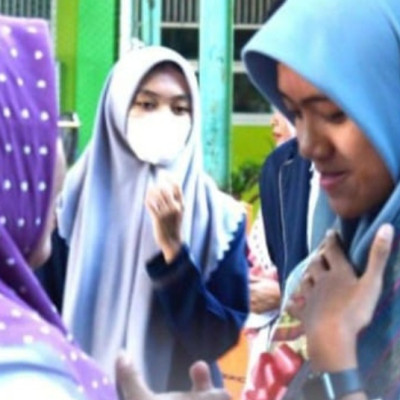 MAN 2 Kota Makassar Lepas Siswanya Ikut Pertukaran Pelajar ke Eropa