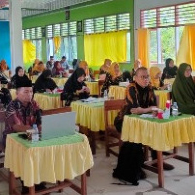 Kamad MTs PPUW Ikuti Bimtek Supervisi Guru Wilayah Baranti, Panca Rijang dan Kulo
