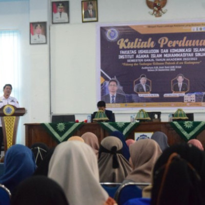 Bawakan Kuliah Umum di IAIM Sinjai, H. Jamaris  Ajak Mahasiswa Gaungkan Moderasi Beragama