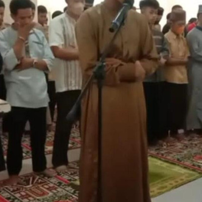 Imam Salat Jumat di MAN 2 Kota Parepare Bikin Makmum Tersedu 