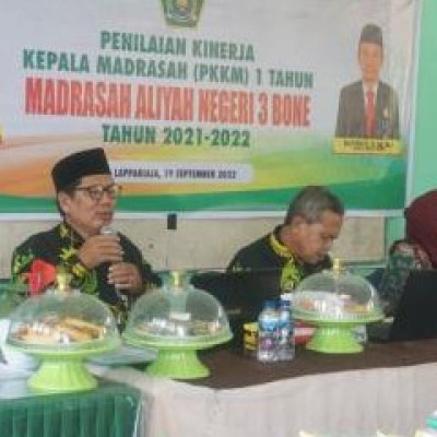 PENILAIAN KINERJA KEPALA MADRASAH DI MAN 3 BONE