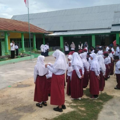 Bertindak Pembina Upacara, Kamad MA Ma'arif Bulukumba Sampaikan Ini